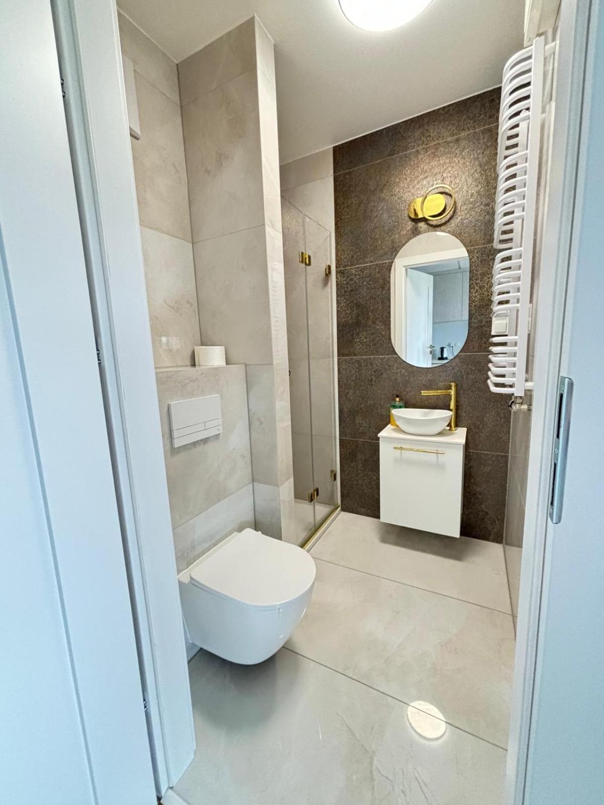 Apartamenty 24H Pileckiego ワルシャワ エクステリア 写真