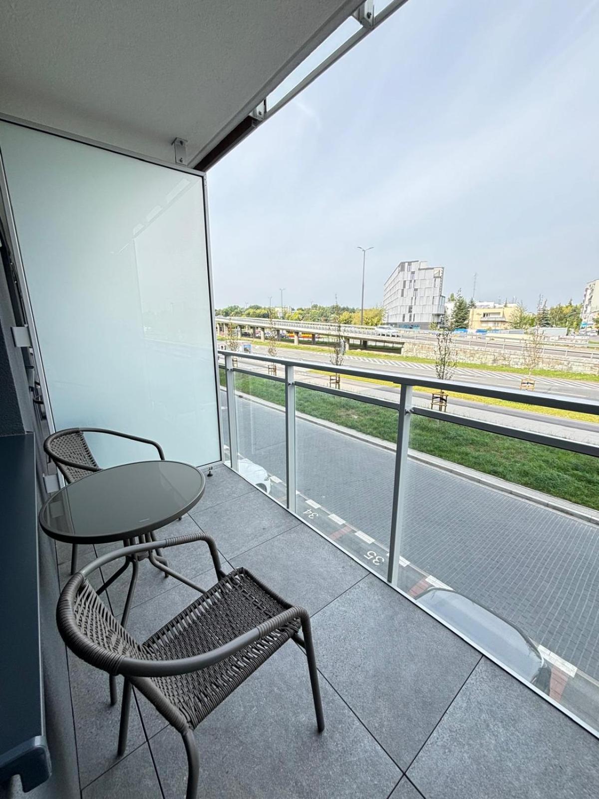 Apartamenty 24H Pileckiego ワルシャワ エクステリア 写真